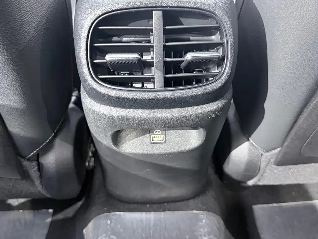 Hyundai Elantra — миниатюра 14