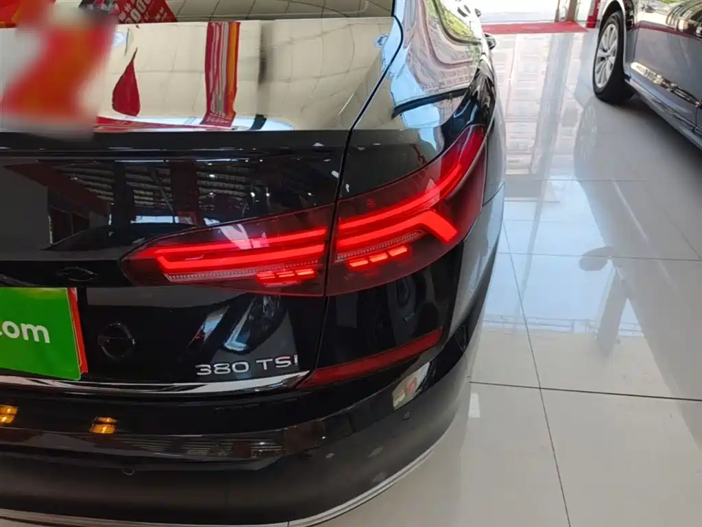 Volkswagen Passat 2021 380TSI Luxury