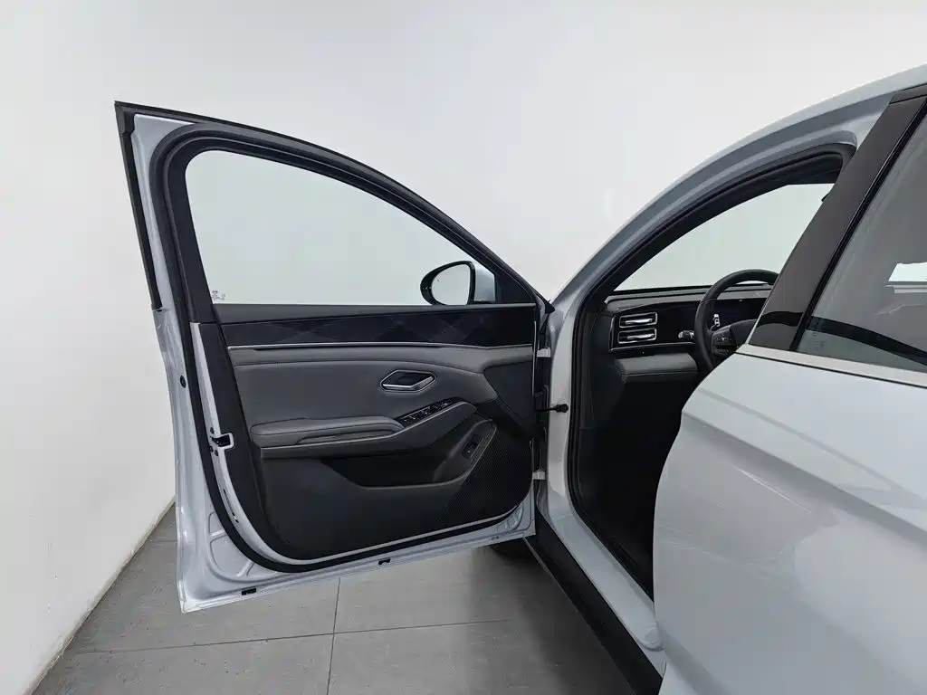 BYD Qin L — миниатюра 8