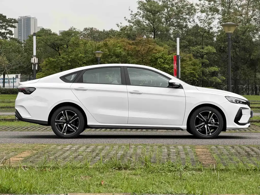 Geely Binrui — миниатюра 10