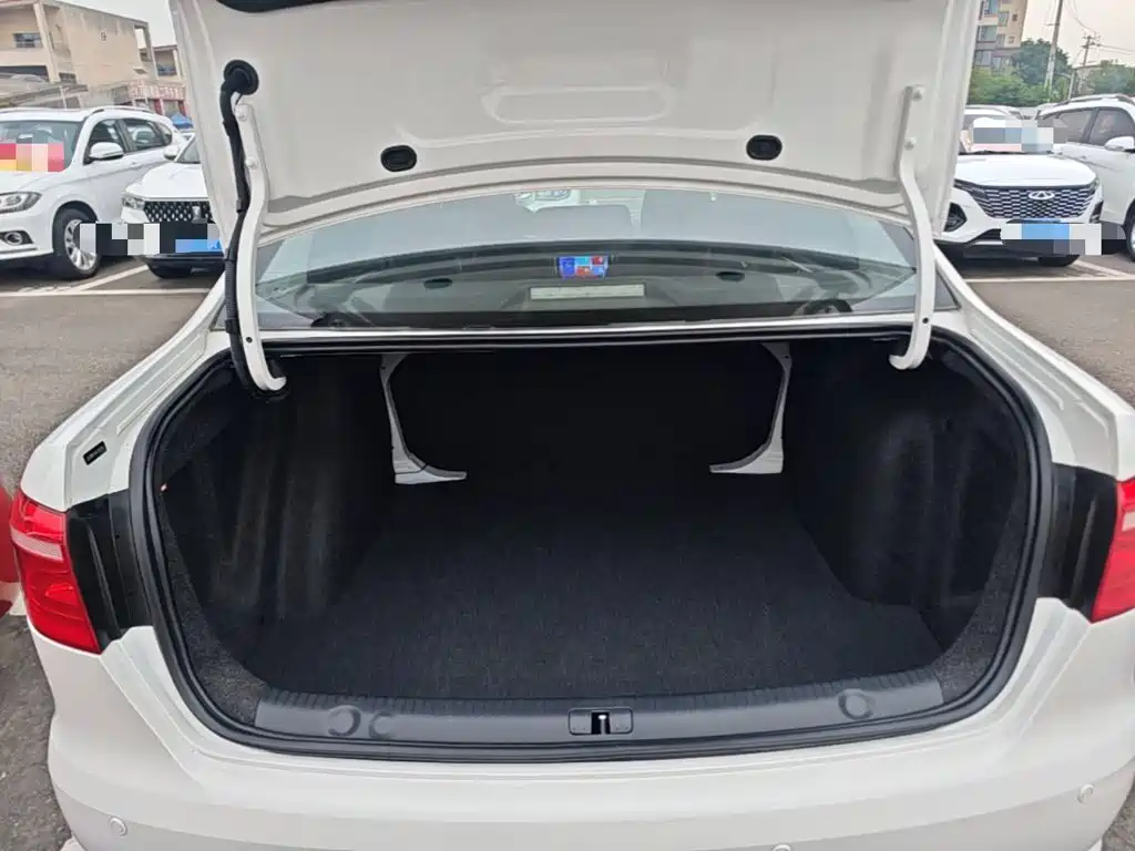 Volkswagen Lavida — миниатюра 19