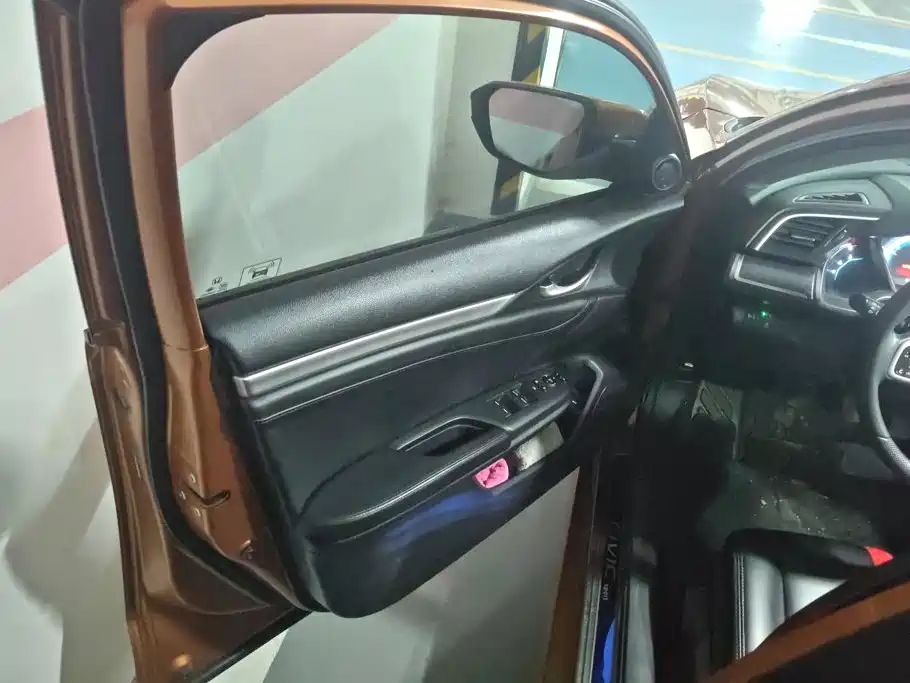 Honda Civic — миниатюра 7