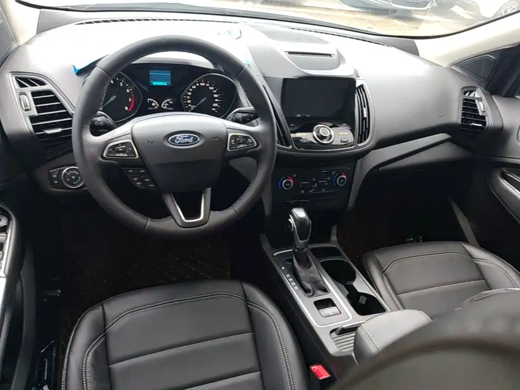 Ford Kuga — миниатюра 10