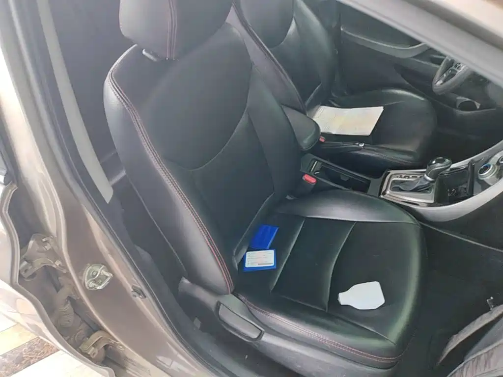 Hyundai Elantra Langdong — миниатюра 25
