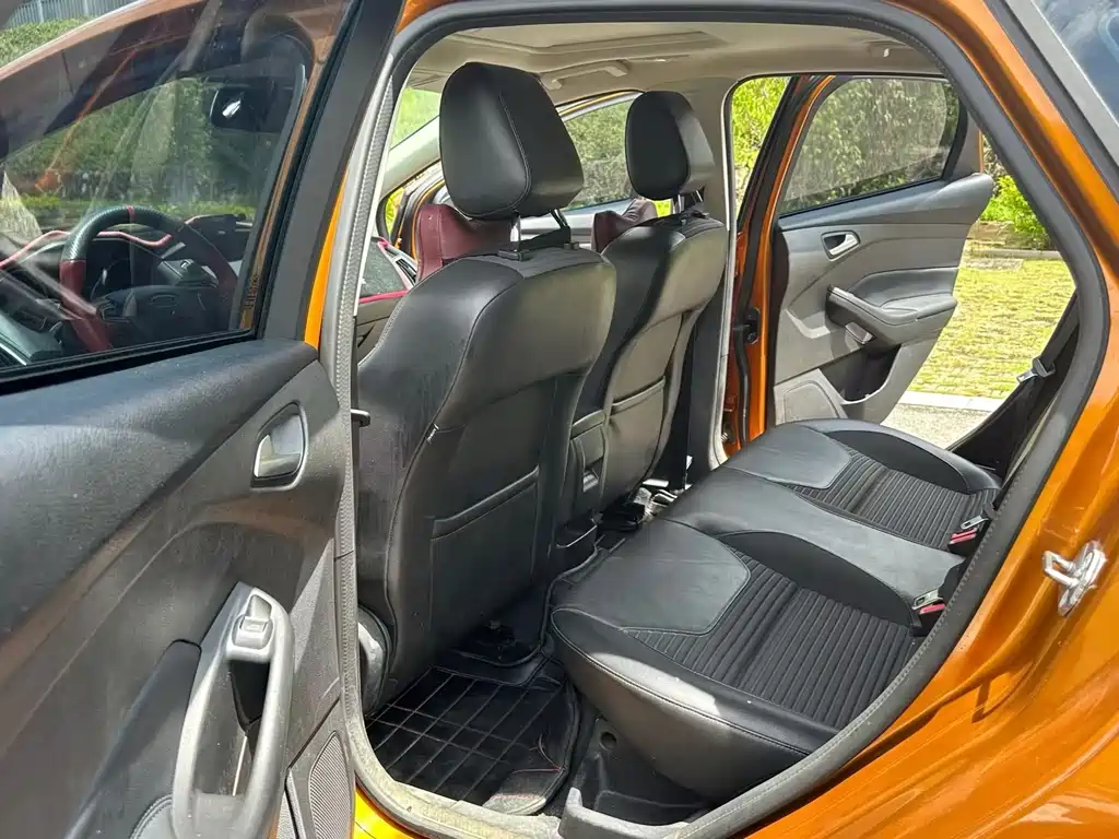 Ford Focus — миниатюра 7