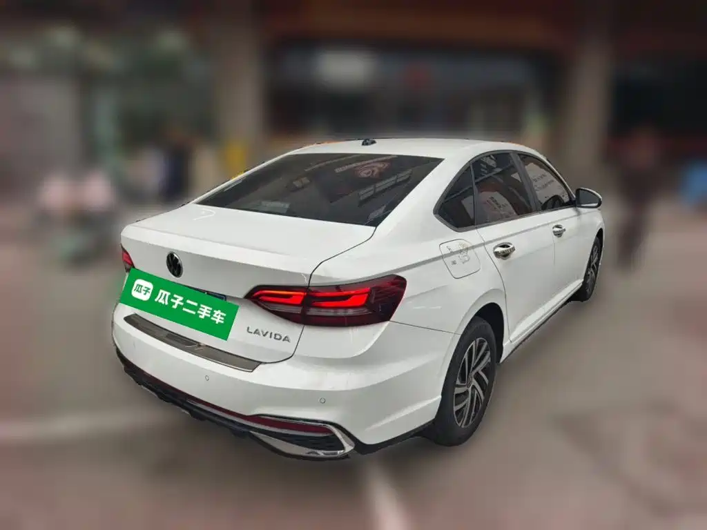 Volkswagen Lavida — миниатюра 4