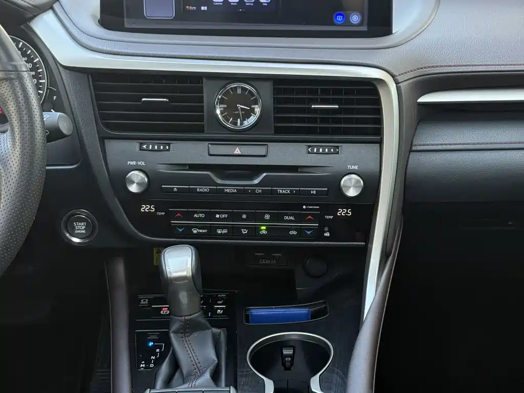 Lexus RX — миниатюра 13