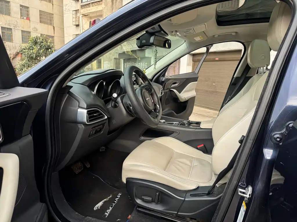 Jaguar F-PACE — миниатюра 4