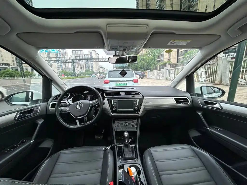 Volkswagen Touran — миниатюра 8