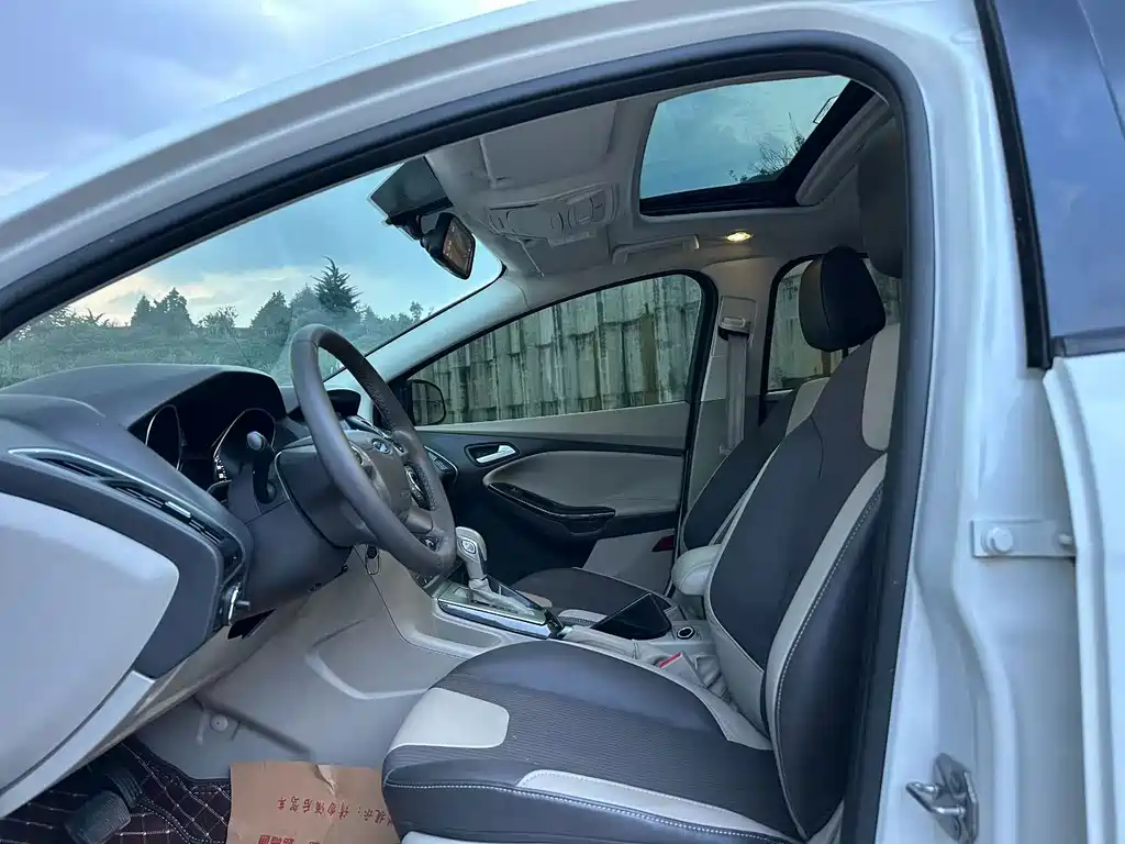 Ford Focus — миниатюра 6