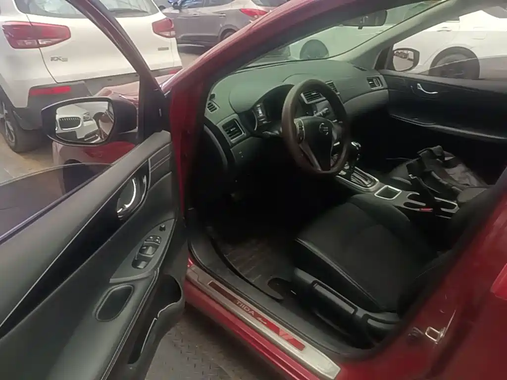 Nissan Tiida — миниатюра 16