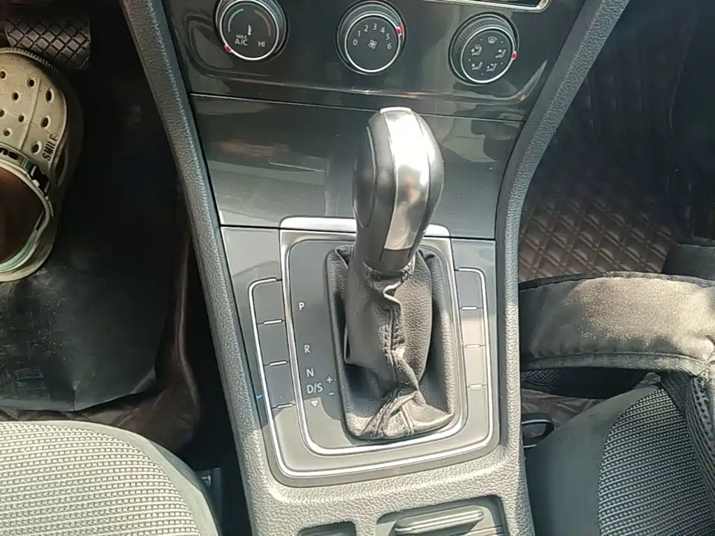 Volkswagen Golf — миниатюра 10
