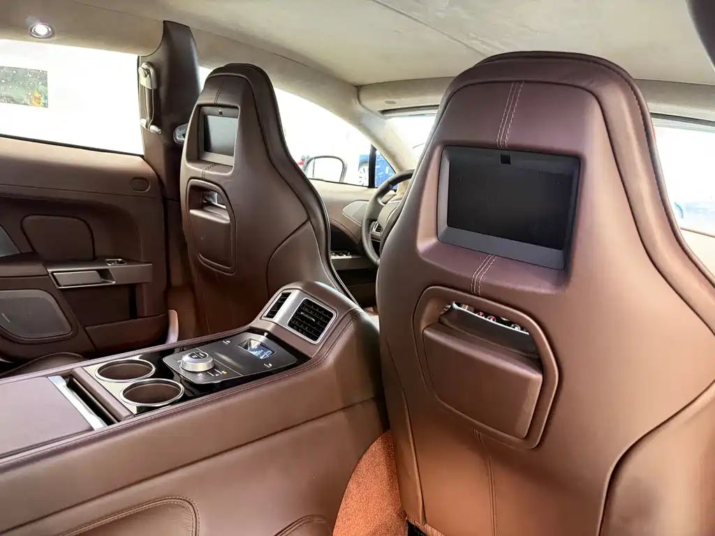 Aston Martin Rapide — миниатюра 8
