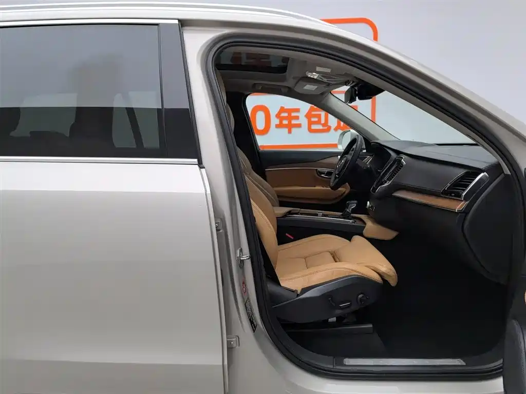 Volvo XC90 2015 T6 7 мест