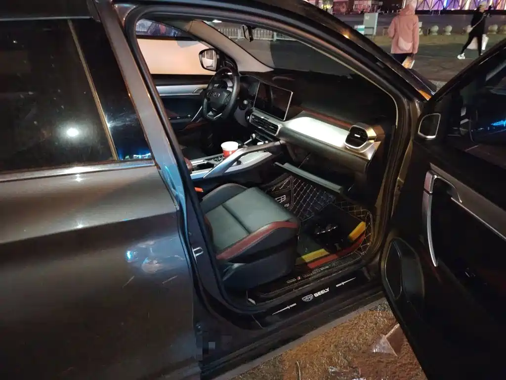 Geely Binyue — миниатюра 19