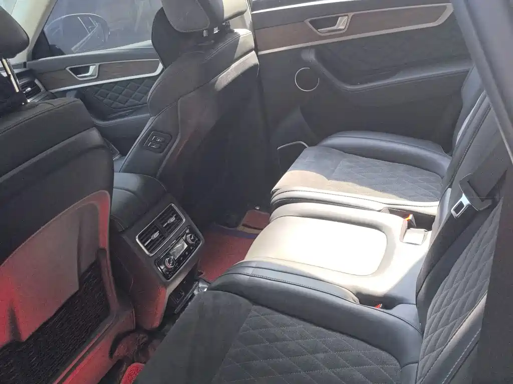 Hongqi Hongqi HS7 — миниатюра 6
