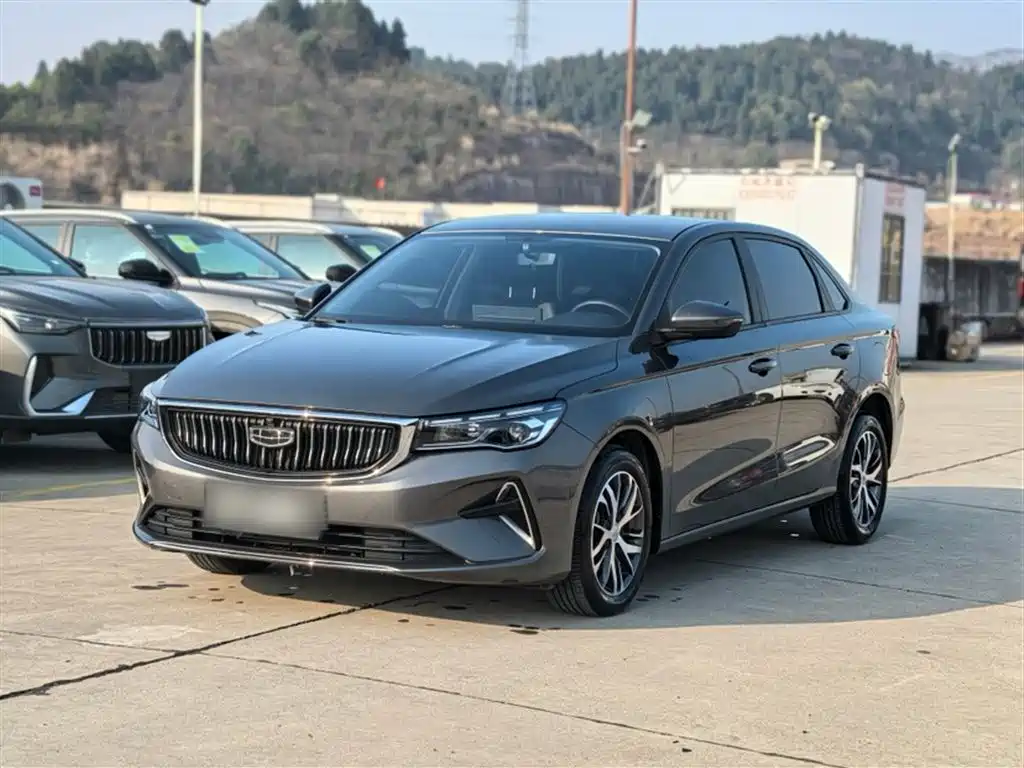 Geely Emgrand 2024