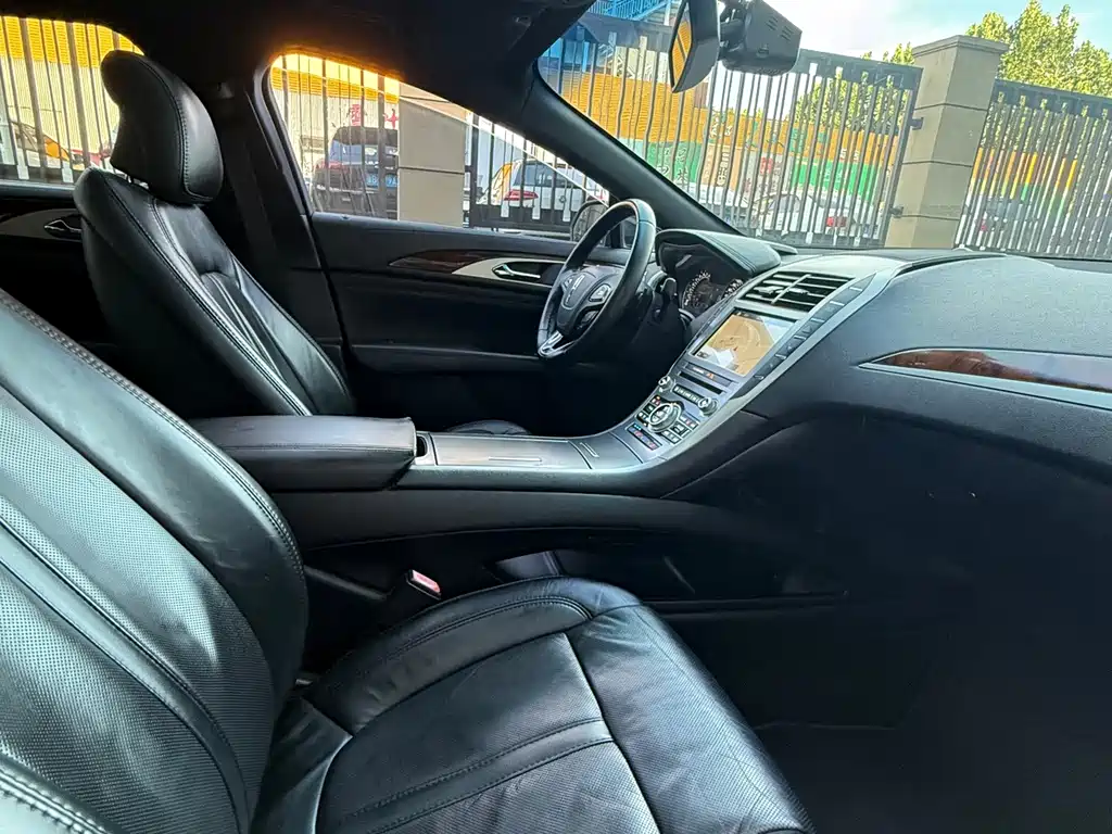 Lincoln MKZ — миниатюра 12