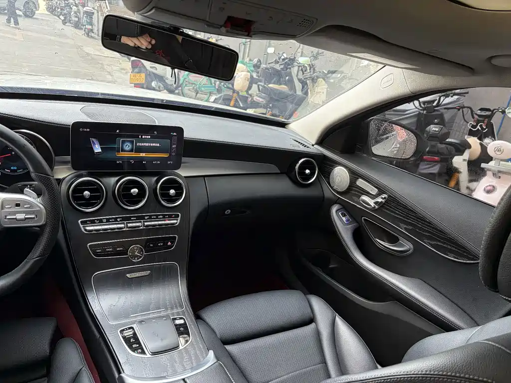 Mercedes-Benz C-Class — миниатюра 12