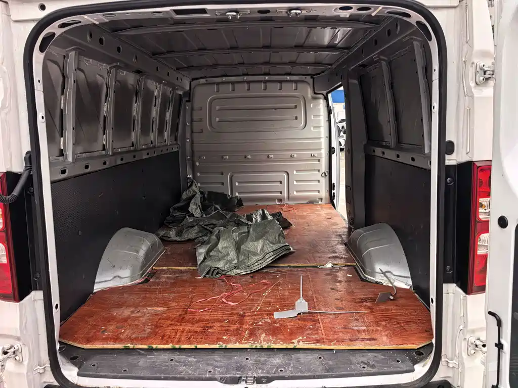 Wuling Yangguang — миниатюра 6