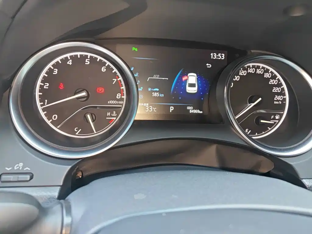 Toyota Camry — миниатюра 13