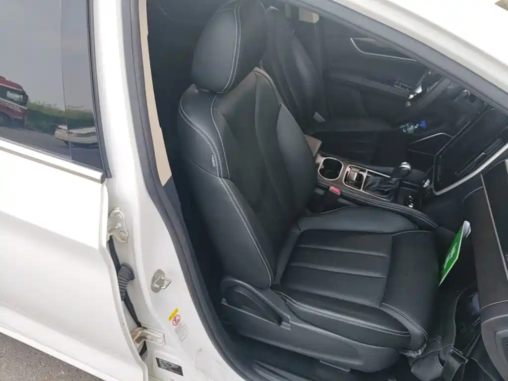 BYD MAX — миниатюра 25