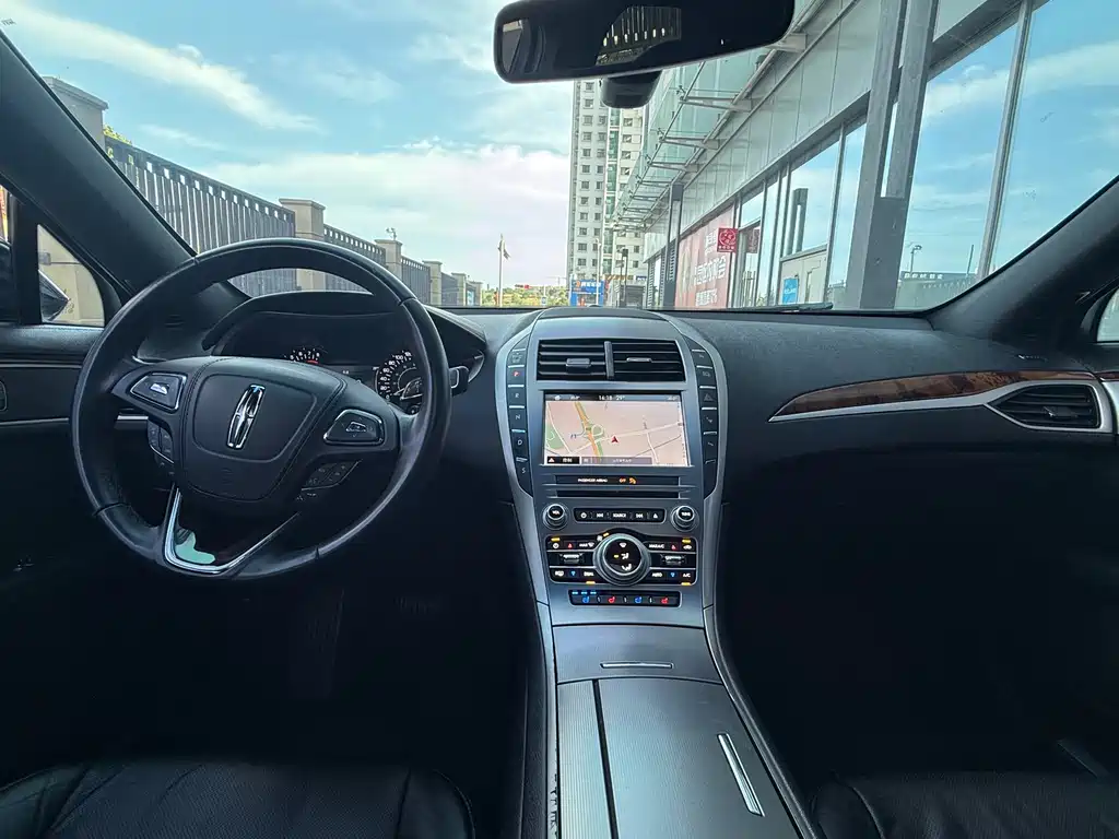 Lincoln MKZ — миниатюра 7