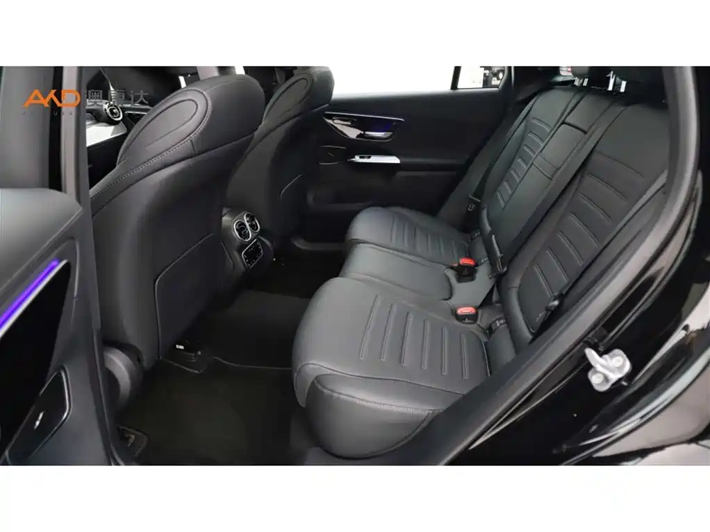 Mercedes-Benz GLC 2023 GLC 260 L 4MATIC 5 мест