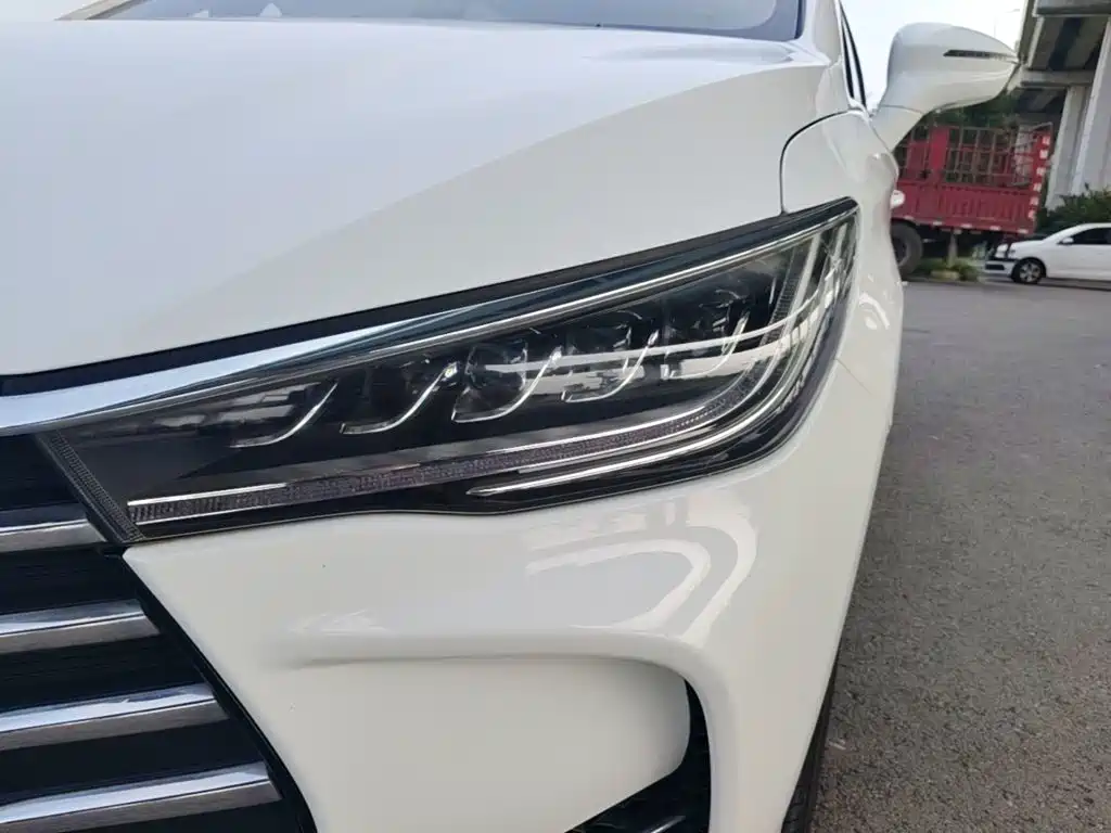 BYD MAX — миниатюра 24