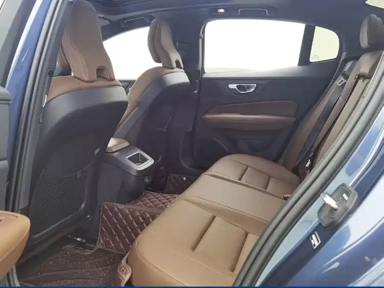 Volvo S60 — миниатюра 5