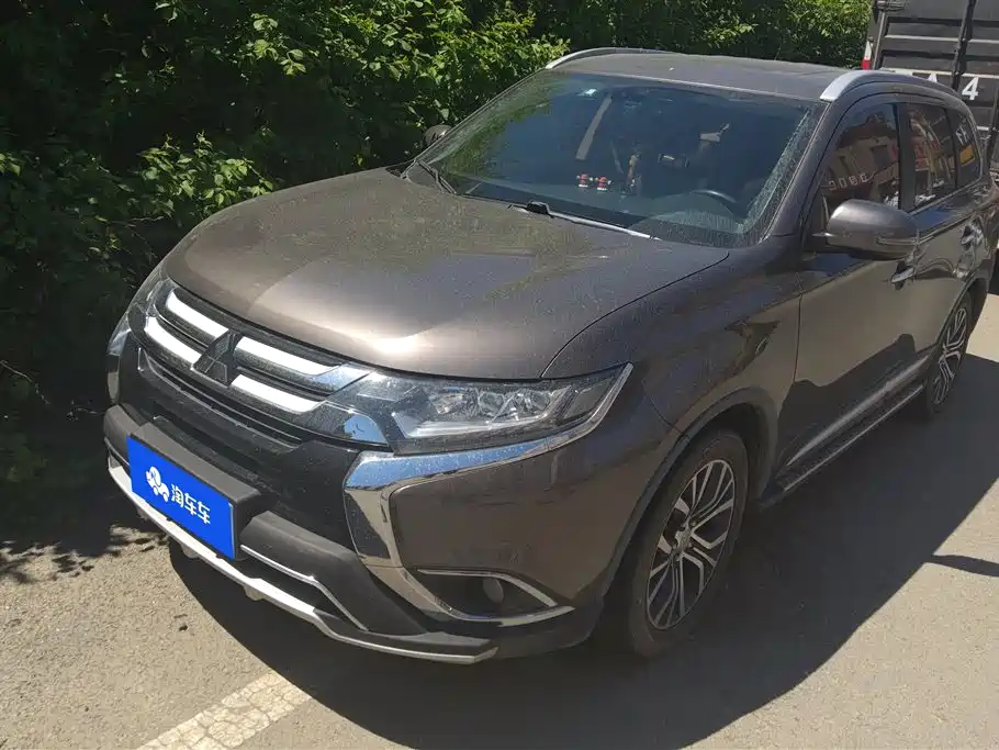 Купить Mitsubishi Outlander