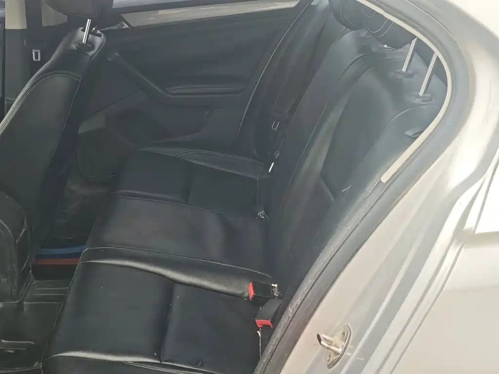 Volkswagen Bora — миниатюра 8