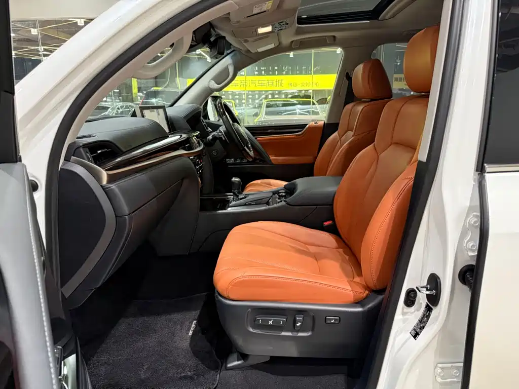 Lexus LX 2019 570