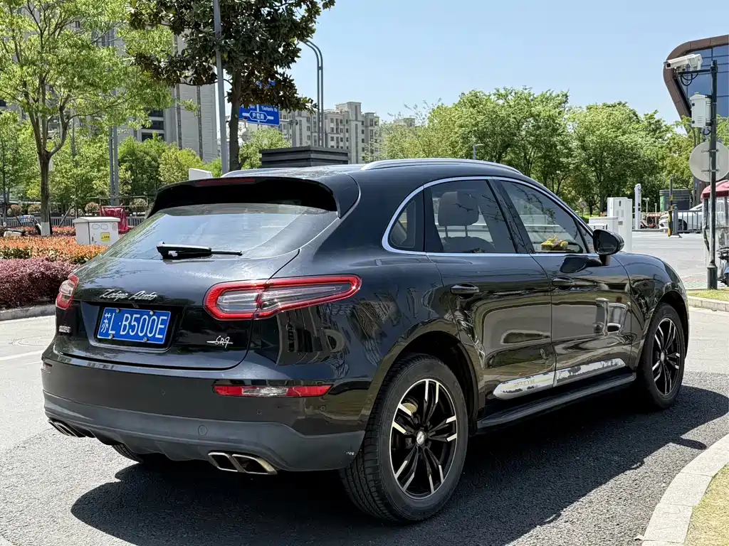 ZOTYE SR9
