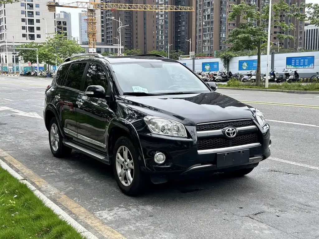 Toyota RAV4 — миниатюра 2