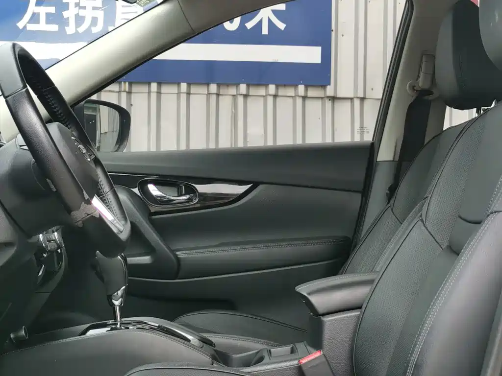 Nissan X-Trail — миниатюра 5
