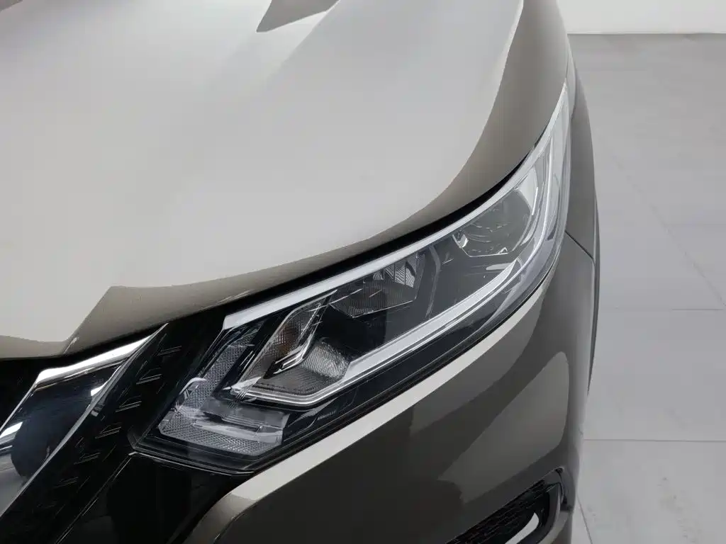 Nissan Qashqai — миниатюра 7