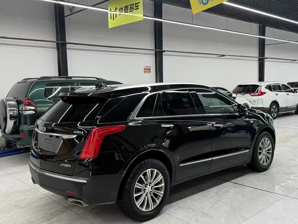 CADILLAC XT5
