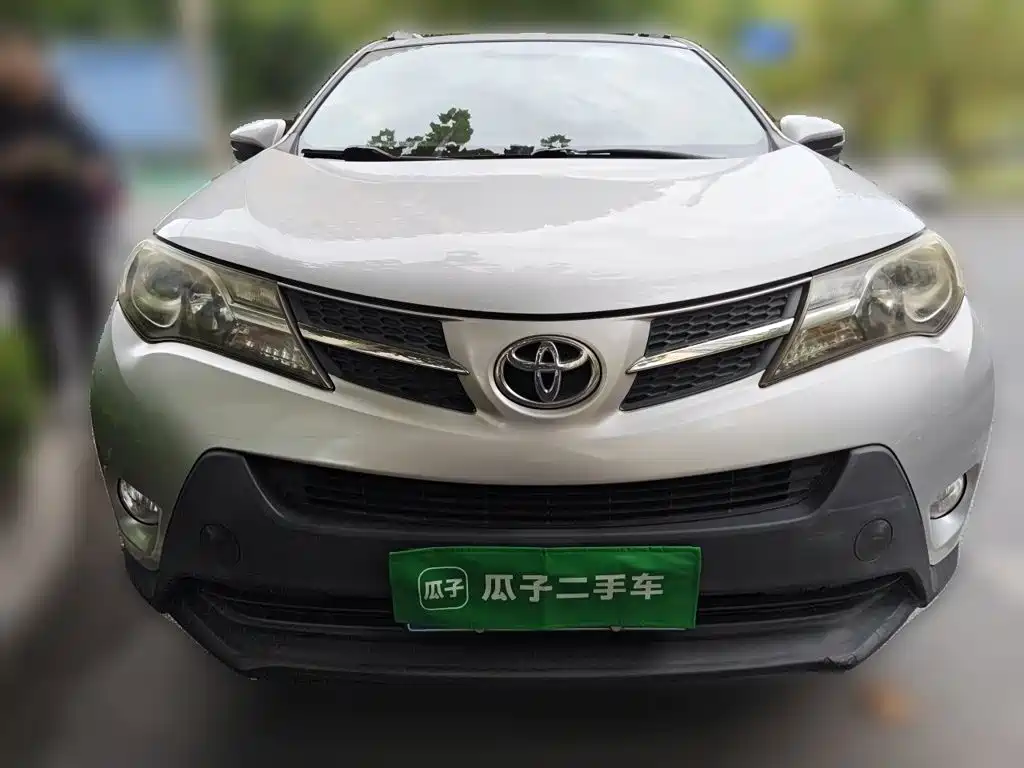 Toyota RAV4 — миниатюра 2