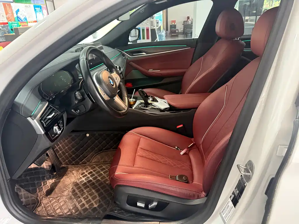 BMW 5 Series — миниатюра 4