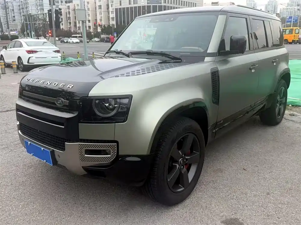 Land Rover Defender 2023