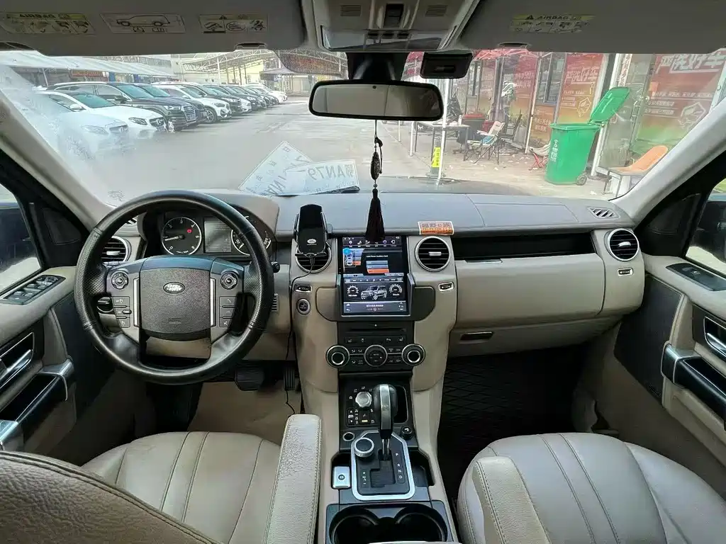 Land Rover Discovery — миниатюра 4