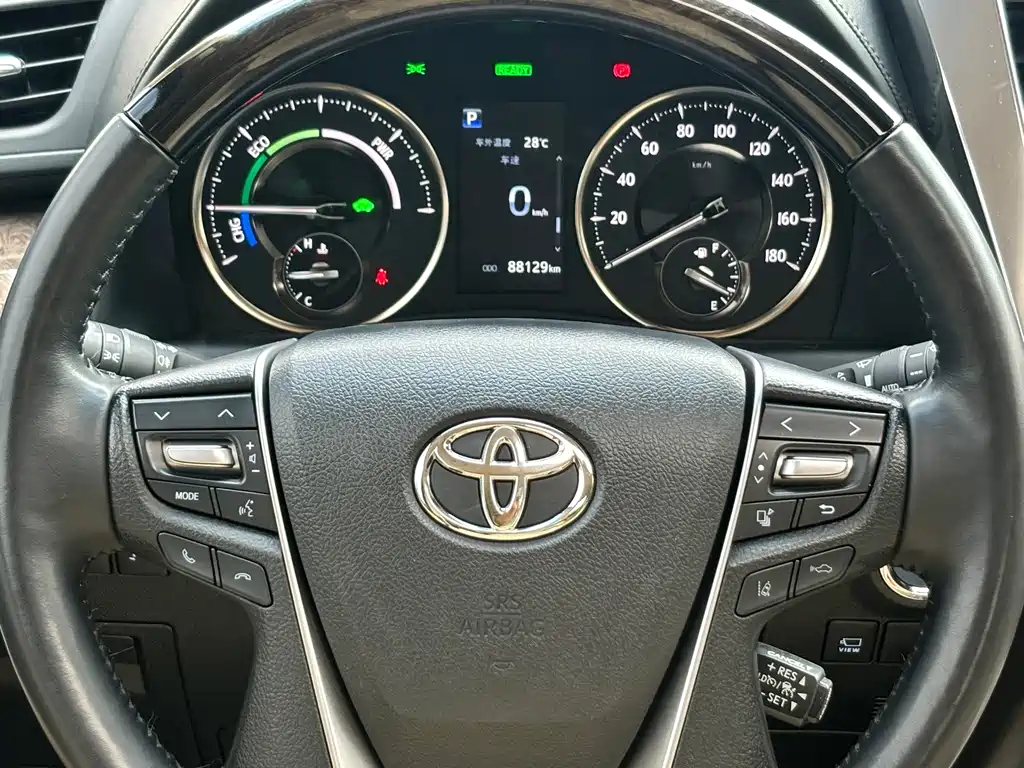 Toyota Alphard — миниатюра 14