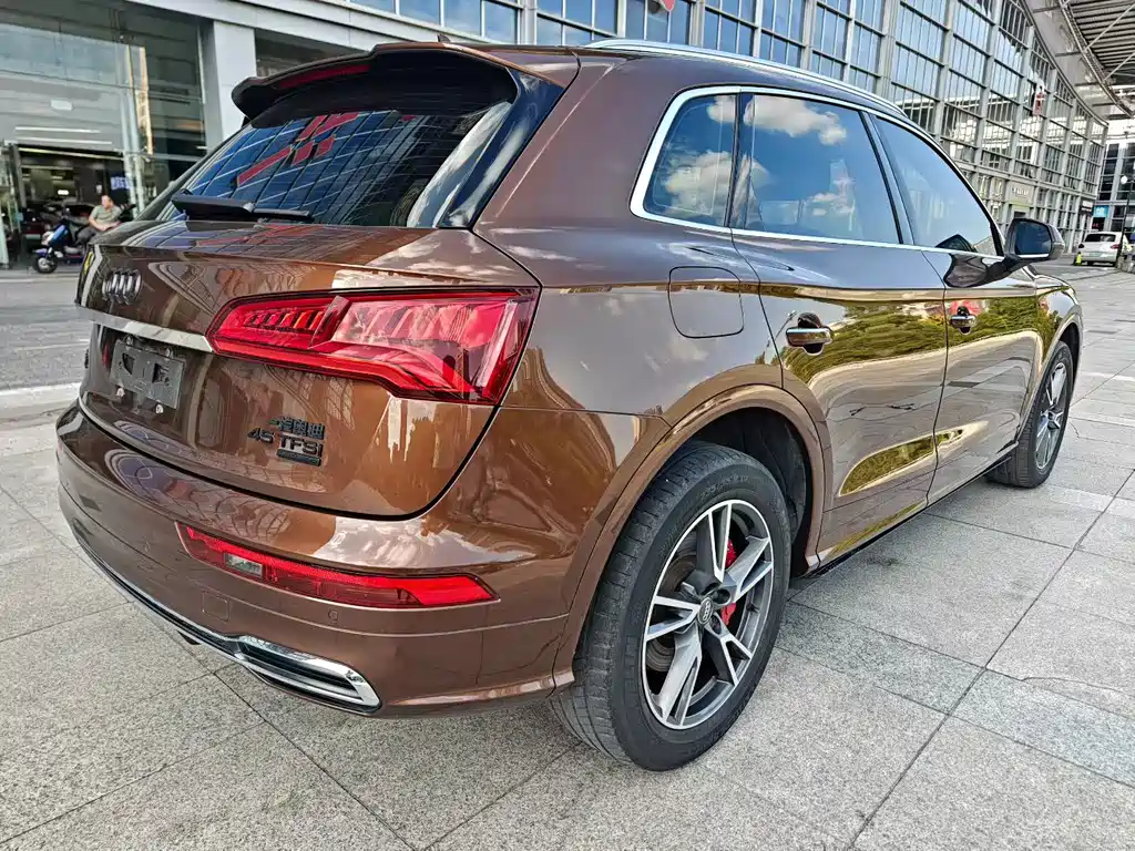 Audi Q5L — миниатюра 6