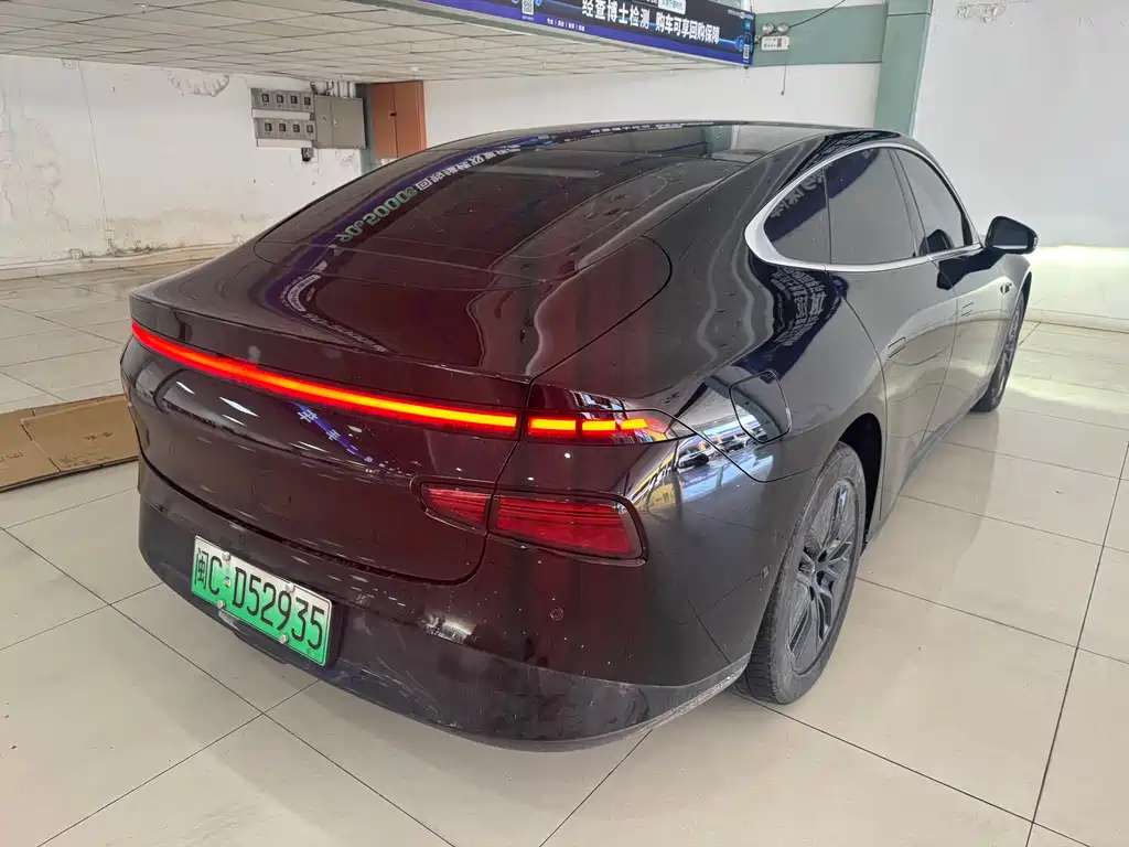 XPeng P7 — миниатюра 10