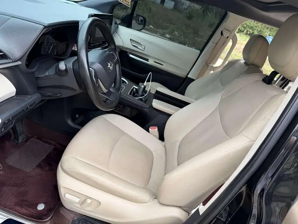 Toyota Sienna 2023 2.5L Luxury