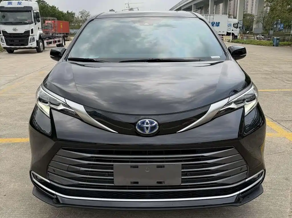 Toyota Sienna 2023 2.5L Luxury