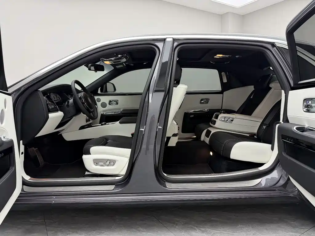 Rolls-Royce Ghost 6.6T Long Wheelbase Edition, фото 8