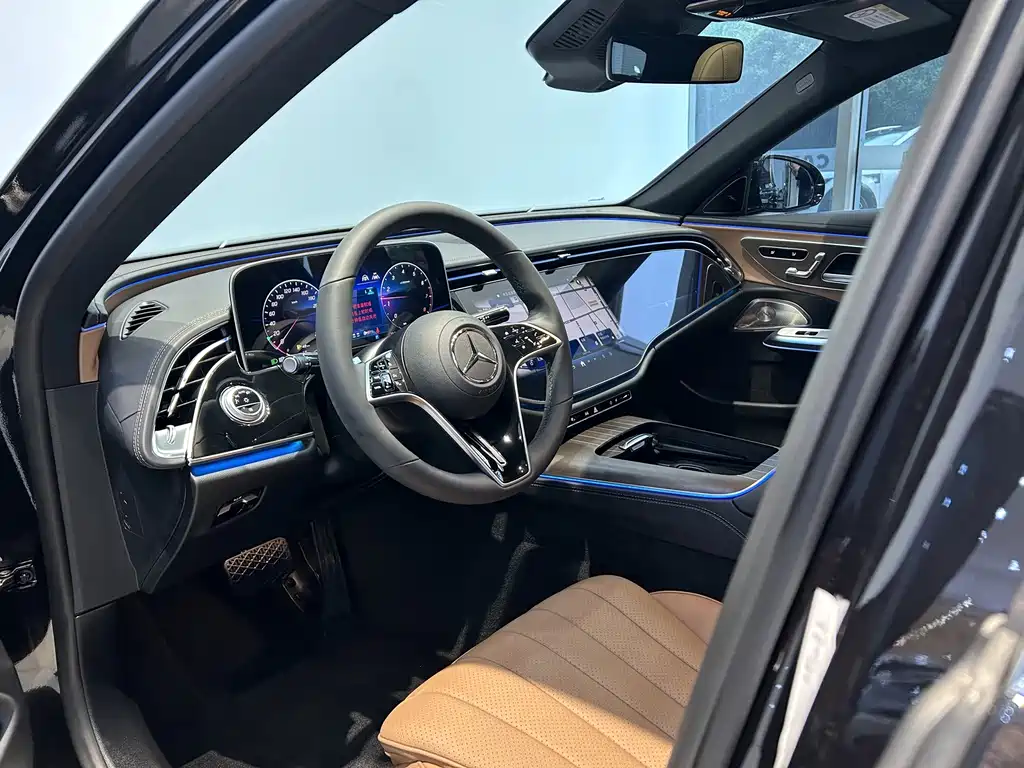 Mercedes-Benz E-Class — миниатюра 6