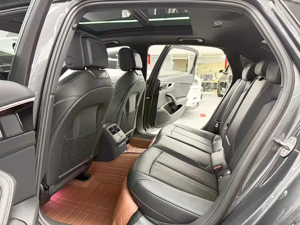 Audi A4L — миниатюра 8